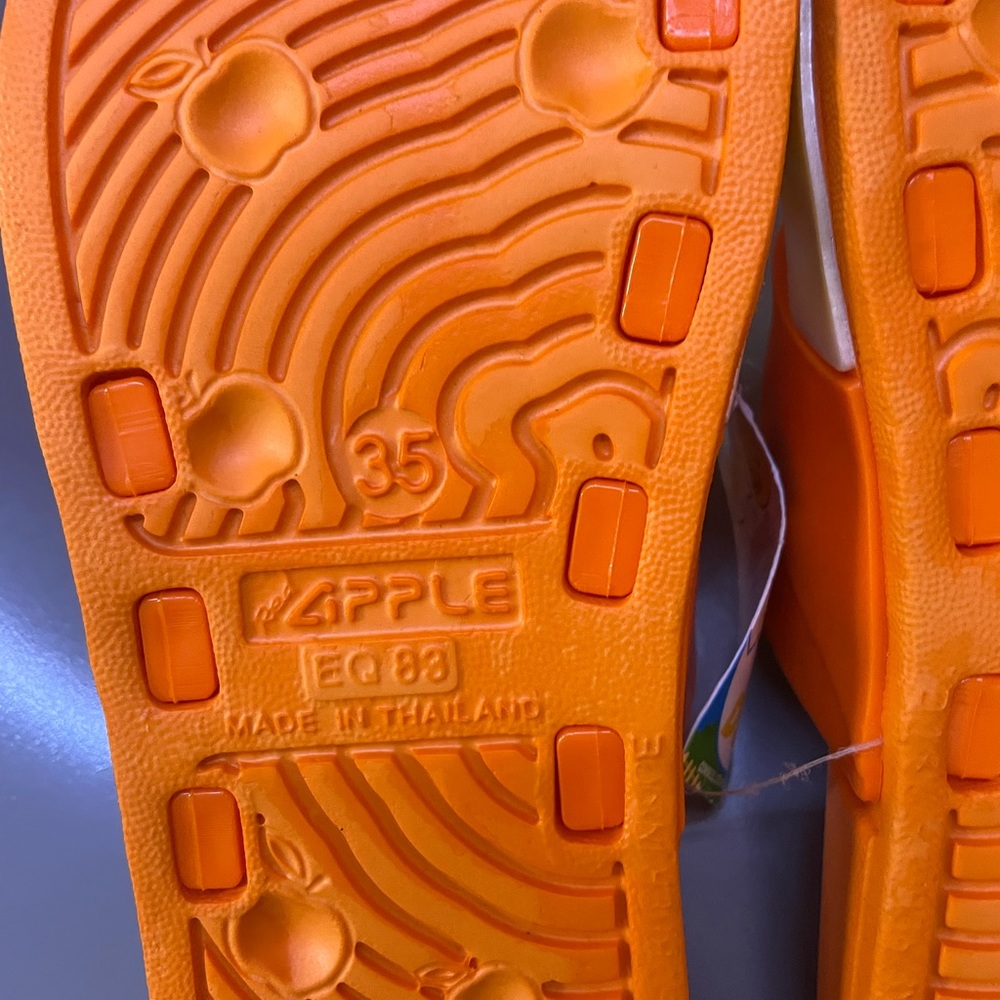 Bright orange colour rubber slippers for little princess by brand Apple Size 35 - Picture 4 of 8